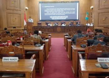 Dewan Pati Usul Pemkab Anggarkan Seragam Sekolah Gratis Tahun 2027