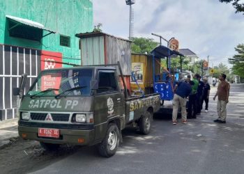 Giliran Lapak Pedagang di Lapangan Kridosono Blora Ditertibkan