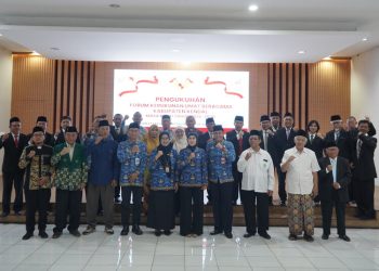 Kukuhkan Pengurus FKUB, Bupati Kendal Minta Perkuat Toleransi Antarumat Beragama - Harianmuria Kukuhkan Pengurus FKUB, Bupati Kendal Minta Perkuat Toleransi Antarumat Beragama