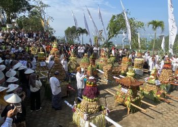 Empat Tradisi Kupatan di Kudus Meriah, Ribuan Warga Tumpah Ruah