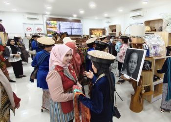 Wastra-Kriya Jepara Pikat Komunitas Perempuan Pelestari Budaya dari Jakarta - Harianmuria Wastra-Kriya Jepara Pikat Komunitas Perempuan Pelestari Budaya dari Jakarta