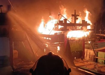 Kapal Terbakar di Pelabuhan Tasikagung Rembang, Kerugian Ditaksir Rp500 Juta