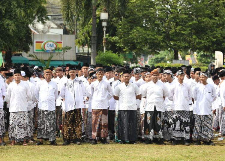 Mohammad Saleh Ajak Santri Manfaatkan Program Beasiswa Kuliah Pemprov Jateng | Harianmuria