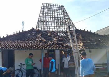 Rumah Joglo Milik Warga Penanggungan Pati Rusak Disambar Petir