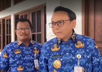 Warga Tagih Perbaikan Jalan Tompegunung, Plt Bupati Pati Lempar ke Riyoso