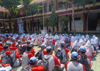 Ratusan Pelajar SMK Negeri 1 Klego Boyolali Dapat Pembinaan dari TNI - Harianmuria Ratusan Pelajar SMK Negeri 1 Klego Boyolali Dapat Pembinaan dari TNI