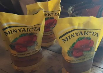 Minyak Goreng Program Bantuan Pangan di Grobogan Diduga Terkontaminasi Solar