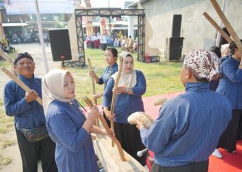 Uniknya Seni Gejog Lesung Sambut Agenda Sambung Rasa Bupati Klaten di Randulanang - Harianmuria Uniknya Seni Gejog Lesung Sambut Agenda Sambung Rasa Bupati Klaten di Randulanang
