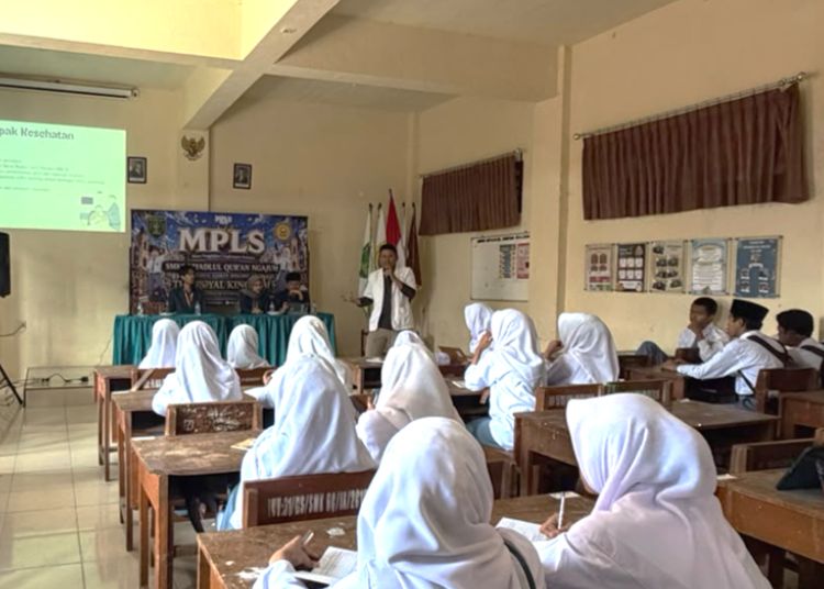 Cegah Pernikahan Dini, Mahasiswa PKM Kelompok 5 FH UB Edukasi Siswa SMKS Riyadlul Qur'an | Harianmuria