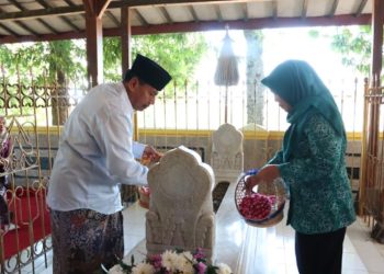 Jelang Hari Jadi ke-285, Jajaran Pemkab Rembang Ziarah ke Makam Tokoh Penting Pendiri Daerah - Harianmuria Jelang Hari Jadi ke-285, Jajaran Pemkab Rembang Ziarah ke Makam Tokoh Penting Pendiri Daerah