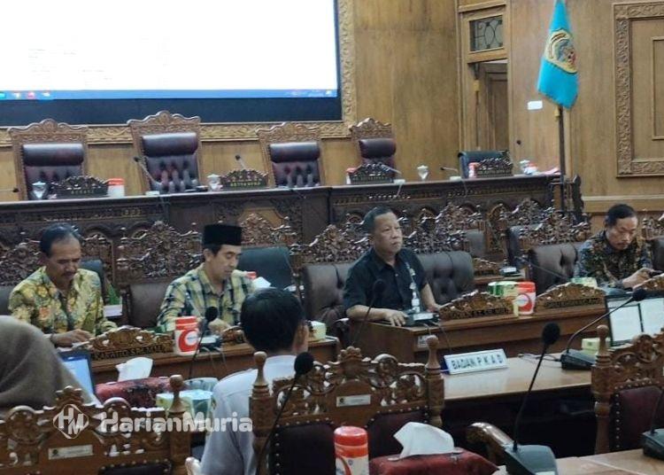 Komisi B DPRD Pati Dorong BPJS Kesehatan Sosialisasikan Akses Layanan Call Center - Harianmuria Suasana rapat antara Komisi B DPRD Pati dengan BPJS kesehatan di ruang rapat paripurna DPRD Kabupaten Pati pada Rabu, 22 Juli 2026. (dok for Harianmuria.com)