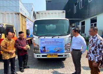 Mendikdasmen Lepas Pengiriman 5,5 Juta Buku untuk SD-SMP se-Indonesia dari Kudus - Harianmuria Mendikdasmen Lepas Pengiriman 5,5 Juta Buku untuk SD-SMP se-Indonesia dari Kudus