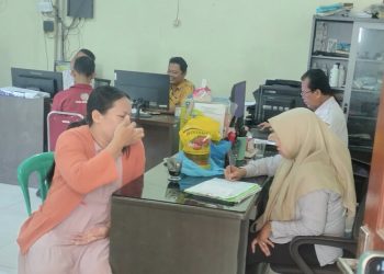 Bau Solar, Warga Jepara Ramai-Ramai Kembalikan Minyakita Bantuan Pemerintah