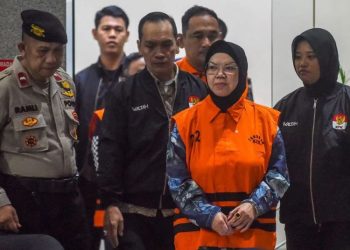 Resmi Tersangka Kasus Pemerasan, Bupati Sukoharjo Etik Suryani Ditahan KPK - Harianmuria Resmi Tersangka Kasus Pemerasan, Bupati Sukoharjo Etik Suryani Ditahan KPK