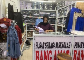Harga Seragam Sekolah di Pasar Johar Semarang Naik Jelang Tahun Ajaran Baru 2026 - Harianmuria Harga Seragam Sekolah di Pasar Johar Semarang Naik Jelang Tahun Ajaran Baru 2026