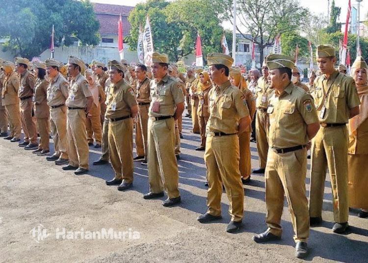 Pelanggaran Disiplin Berat, Kadis Perdagangan Kudus Dicopot dan Pangkat Diturunkan - Harianmuria Ilustrasi: ASN Pemkab Kudus mengikuti apel pagi. (Harianmuria.com)