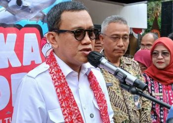 Kepala Barantin Abdul Kadir Karding konferensi pers usai melepas ekspor tiga komoditas ke China.