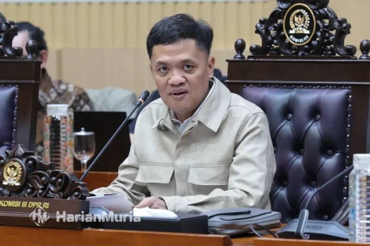 DPR Targetkan RUU Perampasan Aset Disahkan Sebelum Desember 2026, Ini yang Masih Diperdebatkan - Harianmuria Ketua Komisi III DPR RI Habiburokhman. (Dok. DPR RI)