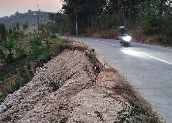 Bahu Jalan Ruas Blora-Randublatung di Klopoduwur Longsor Lagi, Pengendara Was-Was