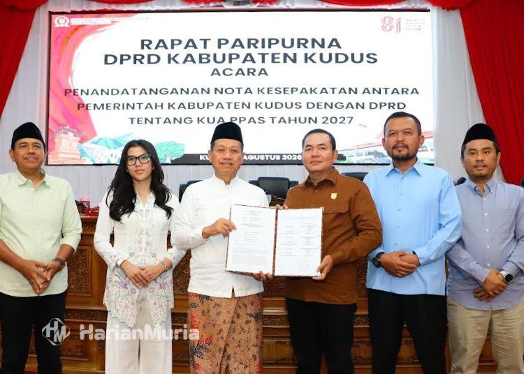 KUA-PPAS 2027 Disepakati, DPRD Kudus Kawal Penggunaan APBD Sesuai Aspirasi Masyarakat - Harianmuria Rapat Paripurna DPRD Kabupaten Kudus terkait Penandatanganan Nota Kesepakatan antara Pemerintah Kabupaten Kudus dengan DPRD tentang KUA PPAS Tahun 2027 di Ruang Rapat Paripurna DPRD Kabupaten Kudus, Kamis, 13 Agustus 2026. (Nisa Hafizhotus Syarifa/Harianmuria.com)