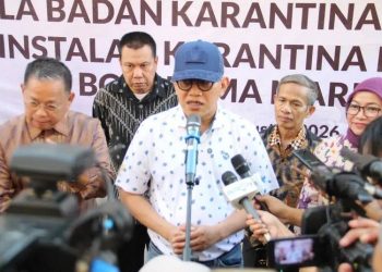Karding Tinjau Karantina Ekspor Udang BOMAR Sulsel, Tembus 859,4 Ton Senilai Rp148,2 Miliar - Harianmuria Kepala Badan Karantina Indonesia (Barantin) Abdul Kadir Karding saat meninjau langsung pelayanan karantina di PT Bogatama Marinusa (PT BOMAR), salah satu eksportir udang nasional di Makassar, Sulawesi Selatan (Sulsel), Jumat (7/8/2026). (Dok. Barantin)
