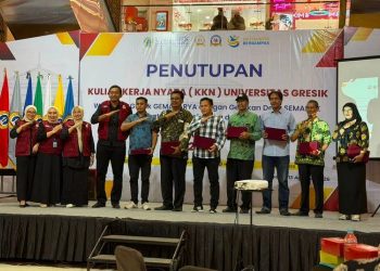 Rektor Termuda Rian Pramana Hibahkan Seluruh Gaji untuk Dosen dan Tendik Universitas Gresik - Harianmuria Keterangan foto: Penutupan Kuliah Kerja Nyata (KKN) Universitas Gresik (UG) di Gresmall, Kamis (13/8/2026). (Dok. Universitas Gresik)