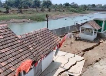 Retakan Tanah Sempadan Sungai Silugonggo Pati Capai 100 Meter, Warga Minta Segera Ditangani