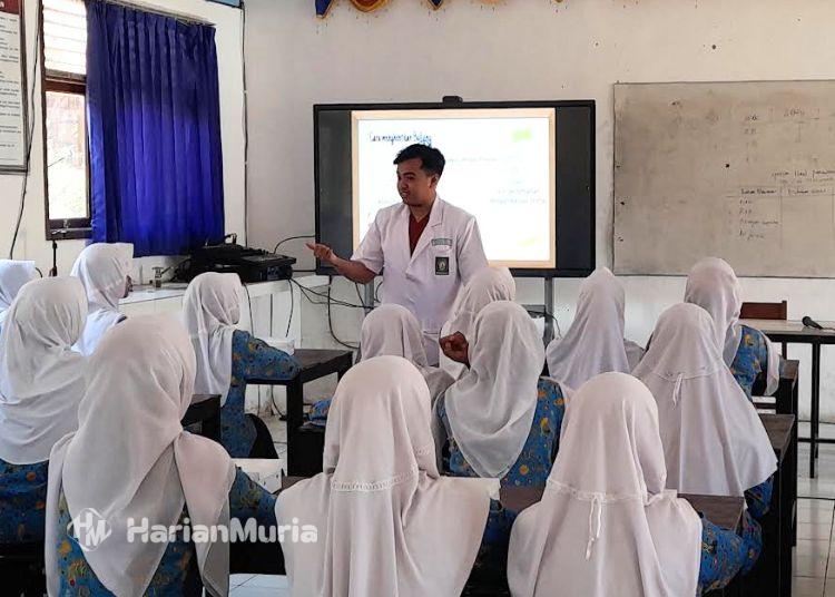 Siswa SMP di Kendal Diedukasi Pertolongan Pertama Luka Psikologis Imbas Bullying - Harianmuria Suasana pelaksanaan edukasi dan sosialisasi pertolongan pertama pada luka psikologis (P3LP) akibat perundungan di SMP Negeri 1 Patean, Kabupaten Kendal pada Rabu, 12 Agustus 2026. (Anik Kustiani/Harianmuria.com)