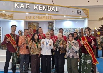 Kerupuk Petis Khas Kendal Jadi Daya Tarik Pengunjung AOE 2026 di Banten - Harianmuria Kerupuk Petis Khas Kendal Jadi Daya Tarik Pengunjung AOE 2026 di Banten