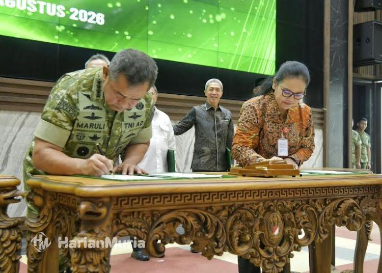 Ubah Sampah Jadi BBM, Pemkot Semarang Jalin Kerjsama dengan TNI AD - Harianmuria Wali Kota Semarang Agustina Wilujeng Pramestuti dan Kepala KSAD Jenderal TNI Maruli Simanjutak saat penandatanganan MoU di Mabesad, Jakarta, Jumat, 7 Agustus 2026. (Dok. Pemkot Semarang/Harianmuria.com)