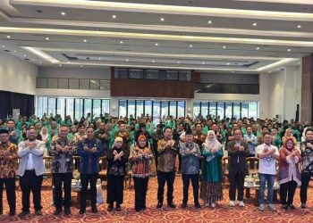 Ubah Paradigma, KP2MI Targetkan 500 Ribu Pekerja Migran Terampil Lewat Sinergi Kampus - Harianmuria Foto bersama peserta dan pembicara Seminar Nasional Institut STIAMI di Candi Bentar Hall, Putri Duyung Ancol, Jakarta, Sabtu (29/8/2026). (Dok. KP2MI)