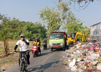 Warga Keluhkan Tumpukan Sampah di Area TPS3R Danyang Grobogan - Harianmuria Warga Keluhkan Tumpukan Sampah di Area TPS3R Danyang Grobogan