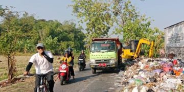 Warga Keluhkan Tumpukan Sampah di Area TPS3R Danyang Grobogan