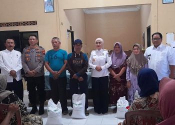 Warga Penjalin Kendal Dapat Bantuan Beras CPP: Alhamdulillah Kurangi Pengeluaran