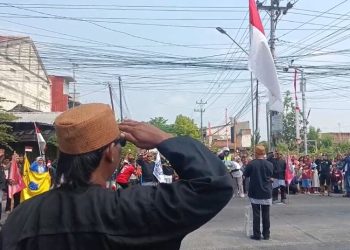 Warga dan Komunitas Ontel Grobogan Khidmat Hormati Detik-Detik Proklamasi 