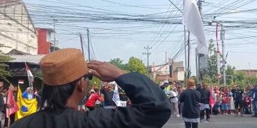 Warga dan Komunitas Ontel Grobogan Khidmat Hormati Detik-Detik Proklamasi 