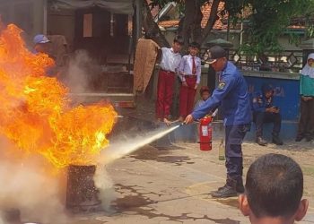 Ratusan Siswa SD di Kota Pekalongan Diedukasi Cara Tangani Kebakaran