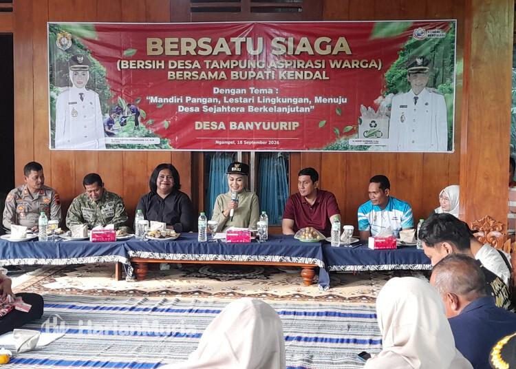 Bersatu Siaga di Banyuurip, Bupati Kendal Dapat Curhatan soal Infrastruktur hingga Pendidikan - Harianmuria Bupati Kendal, Dyah Kartika Permanasari, menggelar kegiatan Bersatu Siaga di Desa Banyuurip, Kecamatan Ngampel, Jumat, 18 September 2026. (Anik Kustiani/Harianmuria.com)