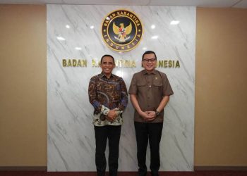 Kepala Badan Karantina Indonesia (Barantin) Abdul Kadir Karding foto bersama dengan Gubernur Sulawesi Tengah (Sulteng) Anwar Hafid usai pertemuan strategis di Kantor Barantin, Jakarta, Senin (7/9/2026).
