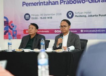 Direktur Eksekutif Arus Survei Indonesia (ASI) Ali Rif'an (kanan) dalam rilis survei nasional di Sofyan Hotel Cut Meutia, Menteng, Jakarta. (Dok. ASI)