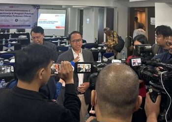 Direktur Eksekutif Arus Survei Indonesia (ASI) Ali Rif'an memberikan keterangan pers usai rilis survei nasional di Sofyan Hotel Cut Meutia, Menteng, Jakarta. (Dok. ASI)