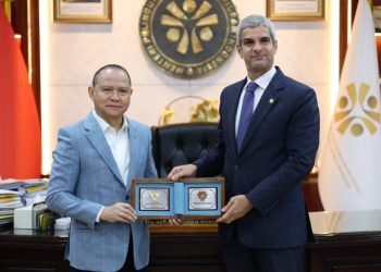 Menteri P2MI Mukhtarudin menandatangani kerja sama ketenagakerjaan bilateral dengan Pemerintah Kuwait melalui Duta Besar Kuwait untuk Indonesia, H.E. Mr. Khalid Jassim Alyassin, di Kantor KP2MI, Jakarta, Senin (21/9/2026).