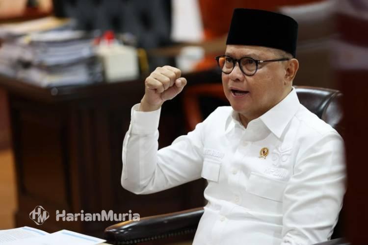 Pasar Kerja Global Terbuka, Menteri Mukhtarudin Tekankan Penguatan SDM Indonesia - Harianmuria Menteri Pelindungan Pekerja Migran Indonesia (P2MI) Mukhtarudin memberikan sambutan secara daring pada acara Sosialisasi Program Promosi dan Pemanfaatan Peluang Kerja Luar Negeri (P3KLN). (Dok. KP2MI)