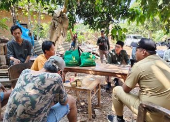 Rumah Roboh Akibat Lapuk, Warga di Kecapi Jepara dapat Bantuan
