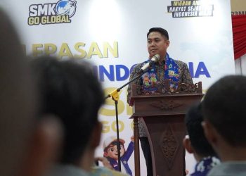 Wamen P2MI Lepas CPMI ke Arab Saudi, Minta Pekerja Serap Ilmu dan Teknologi Selama Bekerja - Harianmuria Wamen P2MI Lepas CPMI ke Arab Saudi, Minta Pekerja Serap Ilmu dan Teknologi Selama Bekerja | Harianmuria