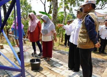 Dulu Tempuh 200 M untuk Dapat Air Bersih, Warga Kalikunal Kendal Kini Dibuatkan Sumur Bor