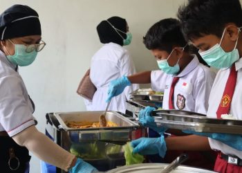 MBG Prasmanan, Bupati Blora Ungkap Antusiasme Siswa Ambil Makanan Sendiri | Harianmuria